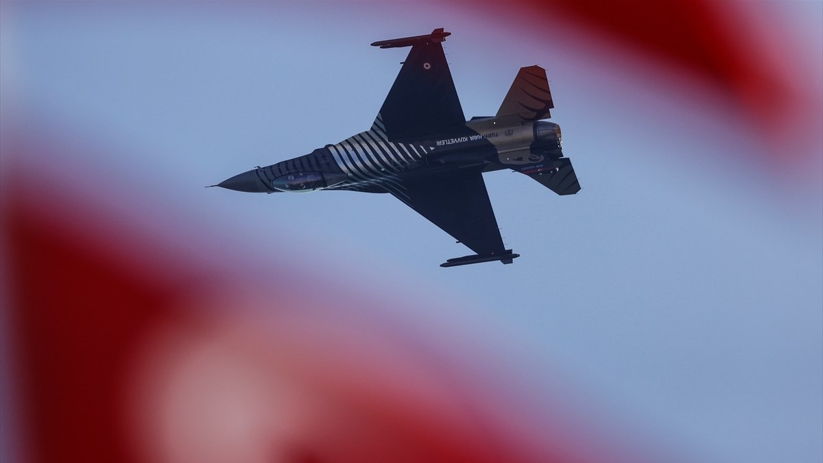 SOLOTÜRK, hazırladığı video klipte Ferdi Tayfur’u şarkısıyla andı