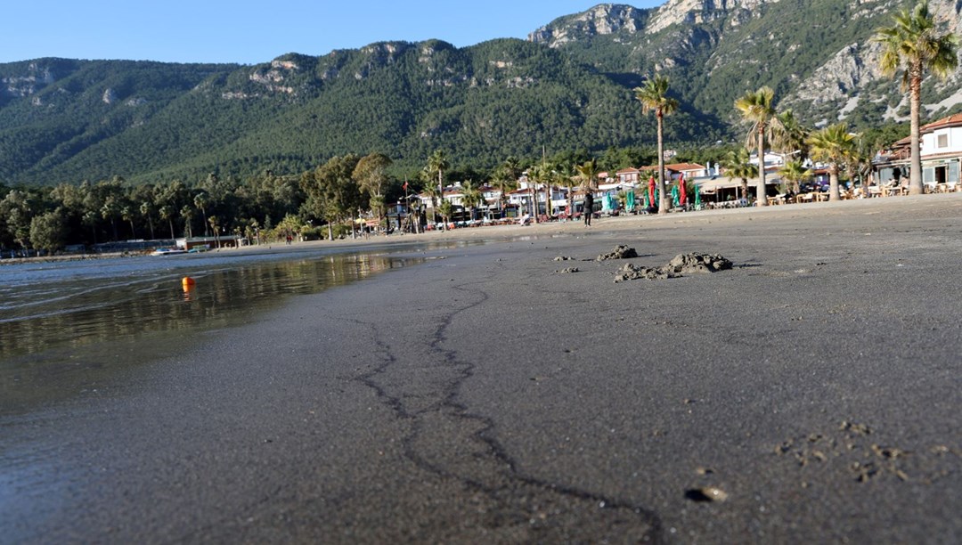 Akyaka ve Seferihisar’da deniz suyu metrelerce çekildi! Uzmanlardan açıklama