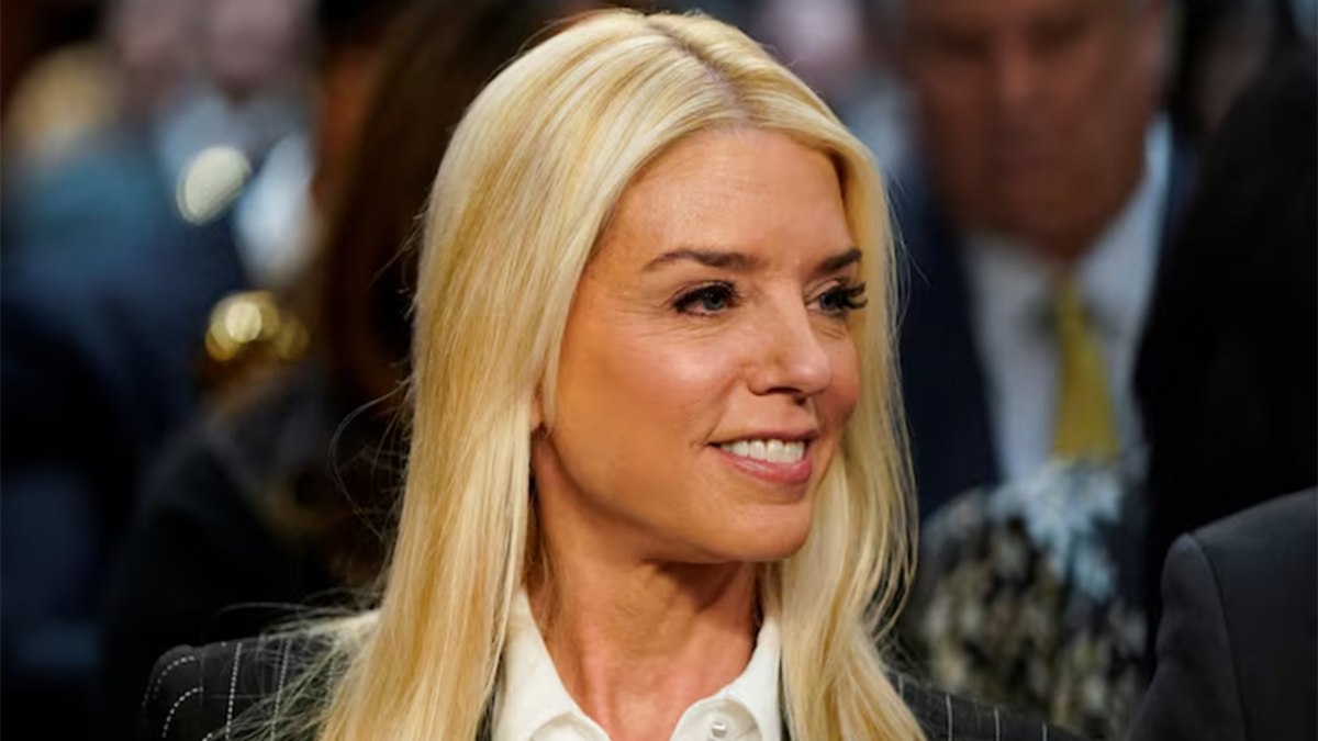 Donald Trump’ın Adalet Bakanı adayı Pam Bondi’ye onay