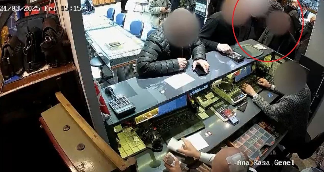 Kuyumcuya sahte altın satarken yakalandılar