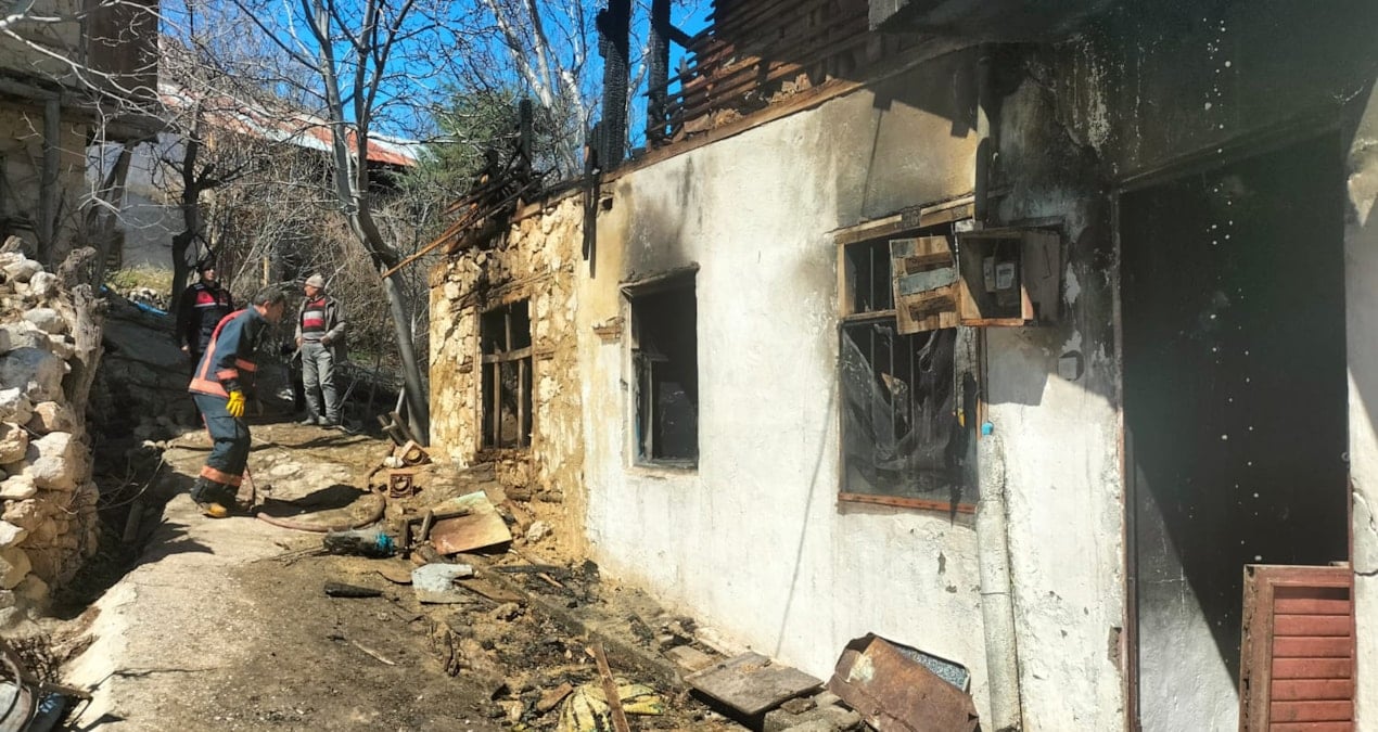 Sahur için uyandığında fark etti: Alzheimer hastası eşi kurtarılamadı
