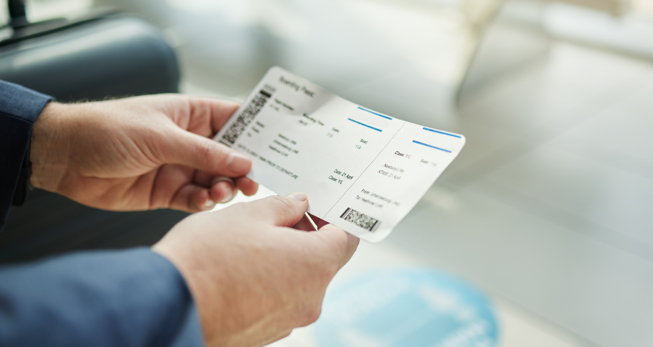 Uçak biletinizi asla sosyal medyada paylaşmayın: İşte gizli kodların anlamı